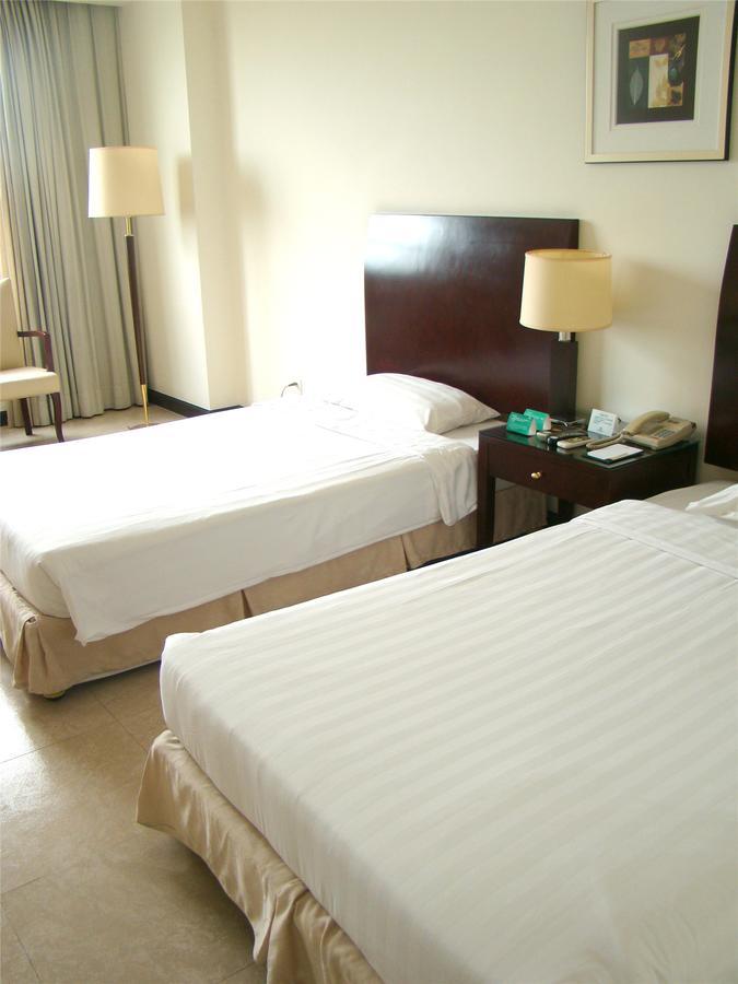 Clifford Golden Lake Hotel Фошань Екстер'єр фото