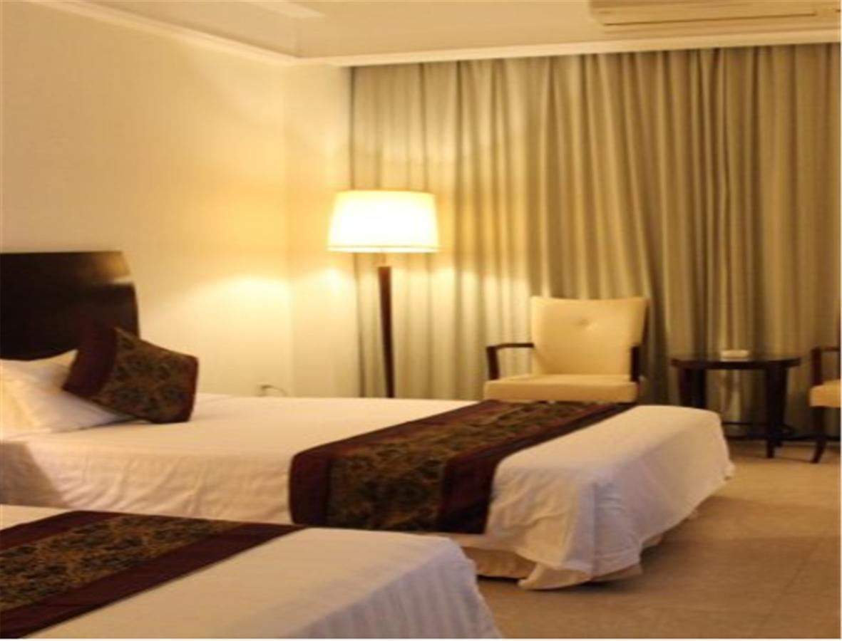 Clifford Golden Lake Hotel Фошань Екстер'єр фото
