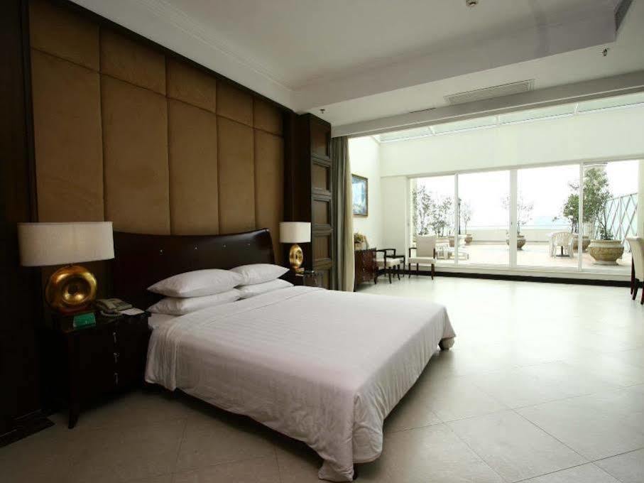 Clifford Golden Lake Hotel Фошань Екстер'єр фото